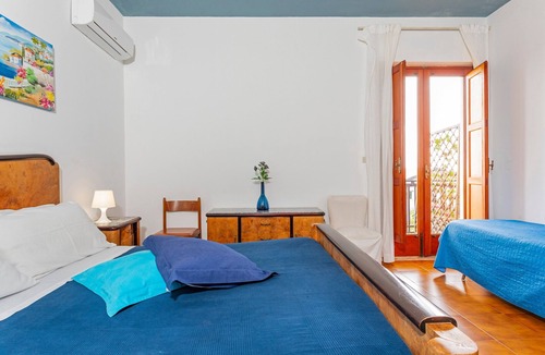 Aci Sant'Antonio Bed & Breakfast | Bed and Breakfast 'Carolea' with Shared Pool, Wi-Fi and Air Conditioning