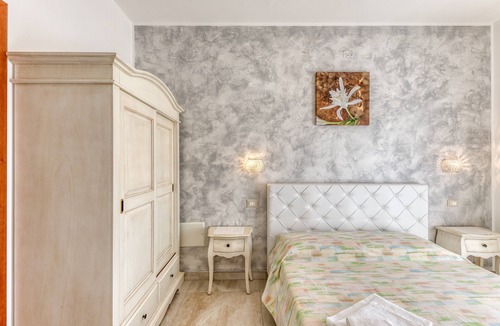 Salve Bed & Breakfast | Bed and Breakfast 'Tallyho Giglio' with Shared Terrace, Wi-Fi and Air Conditioning