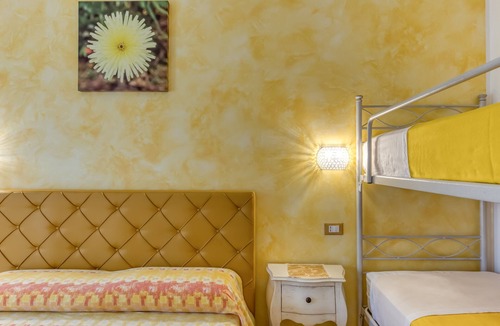 Salve Bed & Breakfast | Bed and Breakfast 'Tallyho Calendula' with Shared Terrace, Wi-Fi and Air Conditioning