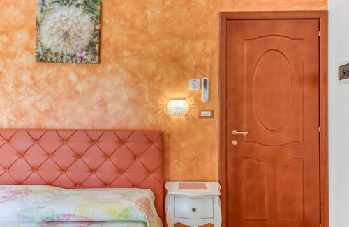 Salve Bed & Breakfast | Bed and Breakfast 'Tallyho Melograno' with Shared Terrace, Wi-Fi and Air Conditioning