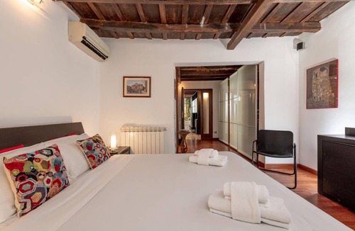Rione XI Sant'Angelo Apartment | Bella Elena apartment - Jewish Ghetto