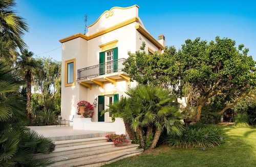 Salemi Villa | Belvilla by OYO San Ciro Dieci