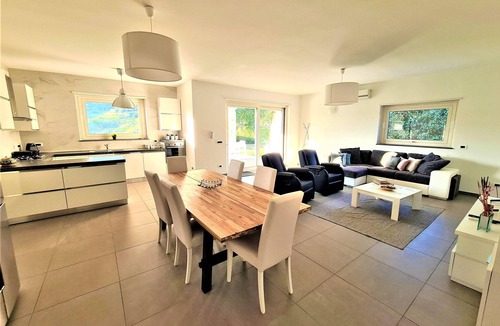 Leonforte House | Belvilla by OYO Villa Leonforte