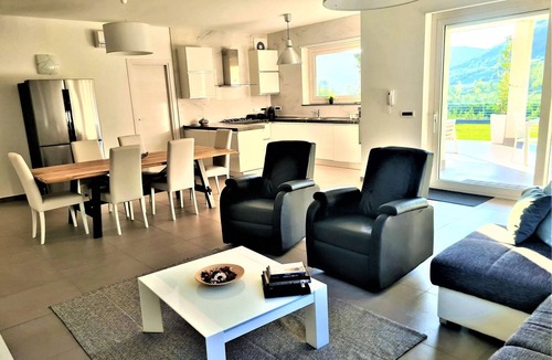 Leonforte House | Belvilla by OYO Villa Leonforte