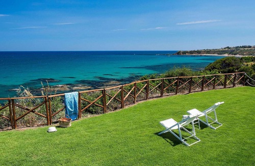 Cefalu House | Belvilla by OYO Villa Nettuno