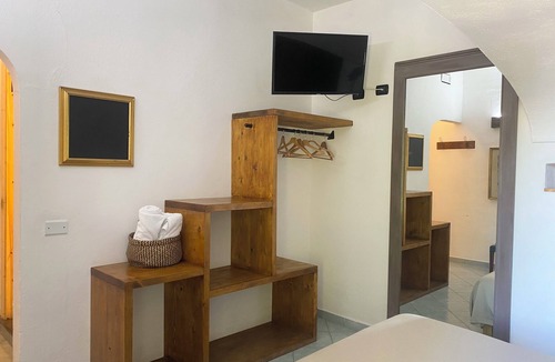 Ischia Porto Hotel | Black Market Hotel