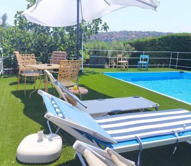 Scordia Bed & Breakfast | Blue Flowers Room