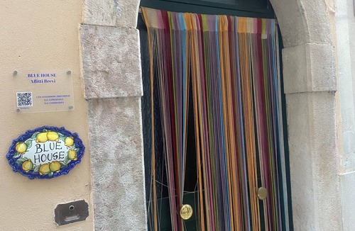 Gaeta Apartment | Blue House: A beautiful and charming little house in the neighborhoods along Via dell'Indipendenza