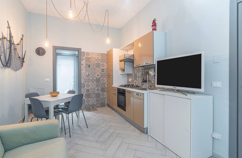 Portopalo di Capo Passero Apartment | Blue House Ground Floor Apartment with Wi-Fi and Air Conditioning
