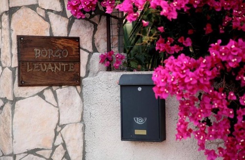 Costa Saracena-Castelluccio House | Borgo Levante Farmhouse/Green Room