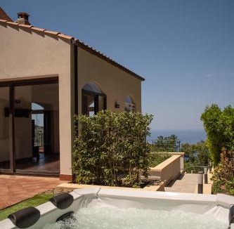 Cefalu Villa | Breathtaking Sea Views & Jacuzzi in Cefalù