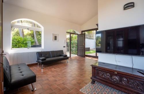 Cefalu Villa | Breathtaking Sea Views & Jacuzzi in Cefalù
