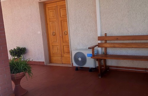 Sinalunga Apartment | Bright apartment with large terrace - perfect for families or groups