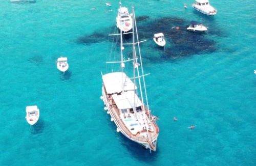 Lampedusa Boat Rental | Caicco Silver Star 2 by Blue Marine