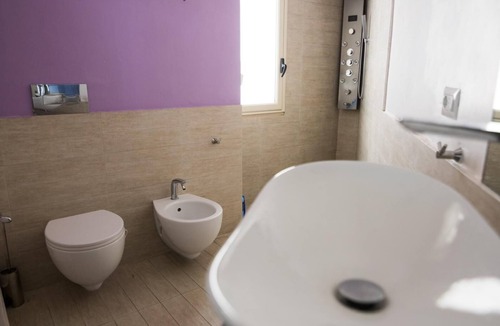 Reggio Calabria Bed & Breakfast | Camera con bagno in centro città
