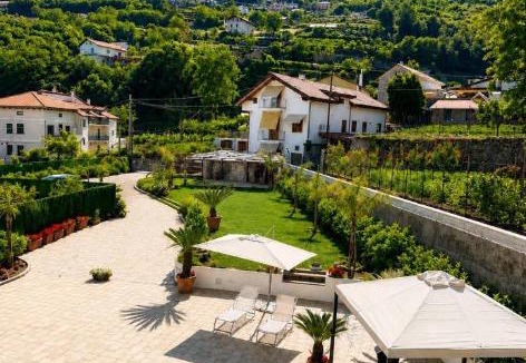 Bomerano Apartment | Carlo's Luxury Villa
