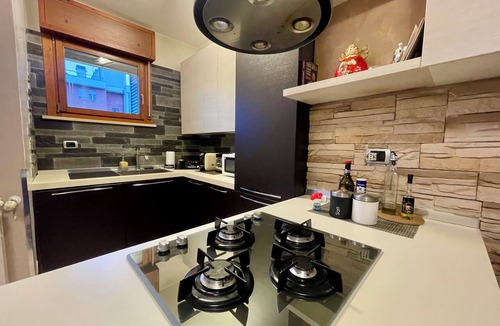 Zona XVI Torrenova Apartment | CASA BERTO ANAGNINA: 70-SQUARE-METER APARTMENT WITH PARKING SPACE NEAR THE ANAGNINA METRO STATION