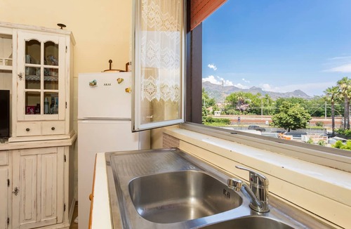 Chianchitta-Pallio Apartment | Casa Bethel with Balcony and Air Conditioning