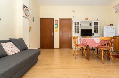 Chianchitta-Pallio Apartment | Casa Bethel with Balcony and Air Conditioning