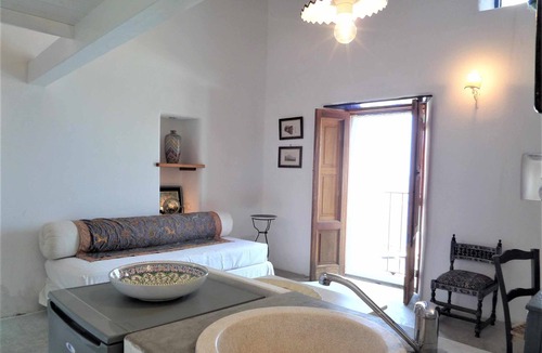 Malfa Apartment | Casa Bianca, on the small port of Malfa