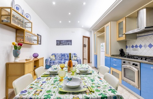 Pozzallo Apartment | Casa Carolina with Wi-Fi and Air Conditioning