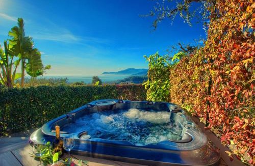Bordighera House | Casa con 2 camere da letto,piscina jacuzzi AC wifi e bici elettriche