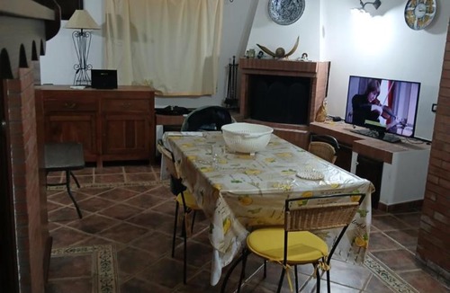 Ioppolo Giancaxio House | Casa dalle valli del castello