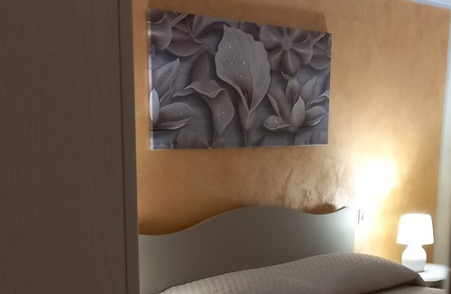 Enna Bed & Breakfast | Casa Del monte Tourist rental (yellow room)