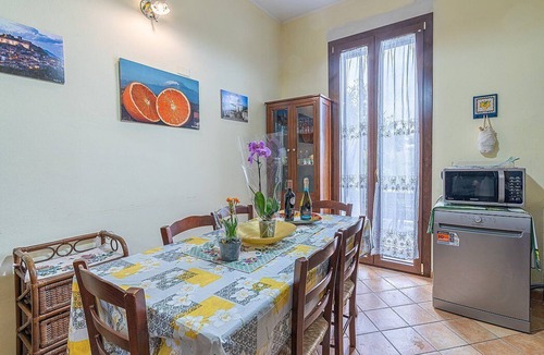 Noto Marina Villa | Casa Denisa: A welcoming villa surrounded by a lemon and orange garden, with Free WI-FI.