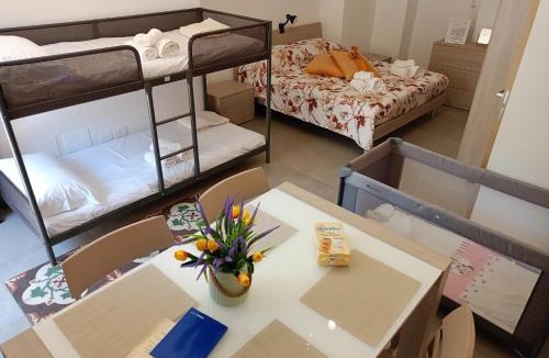 Binetto Apartment | casa di Chiarina, primo piano e piano terra