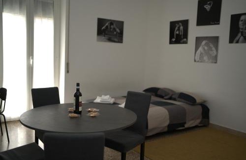 Quartiere XXIV Don Bosco Apartment | Casa Ferrini a Cinecittà - vicino alla metropolitana linea A