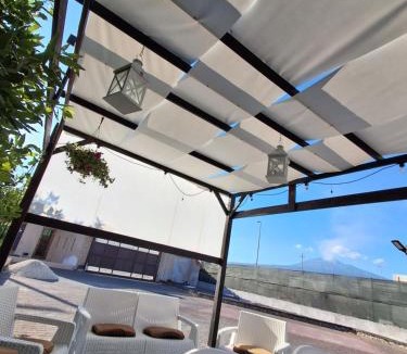 Belpasso Apartment | Casa Happy - La mansarda del sorriso con parcheggio privato a Valcorrente