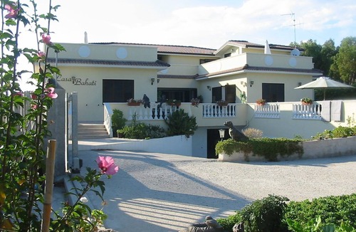 Isola di Capo Rizzuto Villa | Casa Bahati - Spacious villa on the south coast of Italy