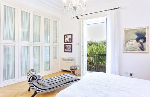 Sorrento City Centre Villa | Casa Lalen, Luxury Apartment with Jacuzzi and Terrace in the Heart of Sorrento.