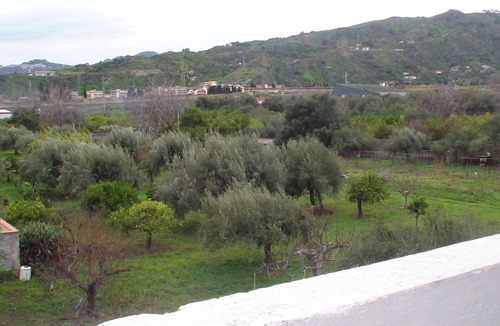 Furci Siculo House | Casa Laura is located in a quiet area 5 minutes from the sea.