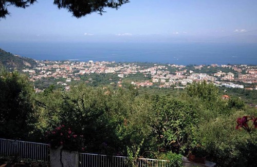 Piano di Sorrento Villa | Casa Le Onde, with private terrace, shared pool