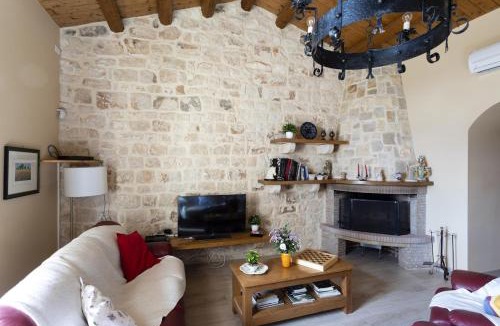 Casale Zappulla Villa | Casa Natia - IsulaTravel