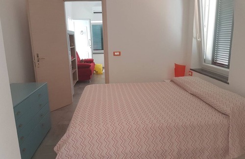 Lacco Ameno Apartment | Casa nel cuore di Lacco Ameno: a piedi alle terme Negombo, mare e ristoranti