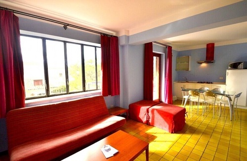 Milazzo House | Casa Ntoni B: A modern and graceful apartment situated at a short distance from the beach, with Free WI-FI.