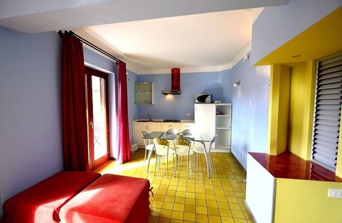 Milazzo House | Casa Ntoni B: A modern and graceful apartment situated at a short distance from the beach, with Free WI-FI.