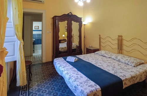 Acireale Bed & Breakfast | Casa Rossi Bed & Breakfast within walking distance of the historic center and 5 minutes from the sea