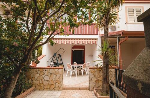 Villaggio Carrao Apartment | Casa Sole - Villetta al mare, patio e relax