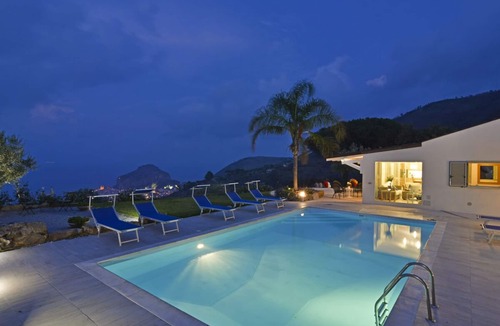 Cefalu Villa | Casa Splendida - Four Bedroom Villa, Sleeps 8