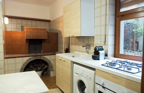 Zafferana Etnea Villa | Casa Vacanza Immersa nel Bosco del Parco Dell'etna,ideale per Famiglie e Amici