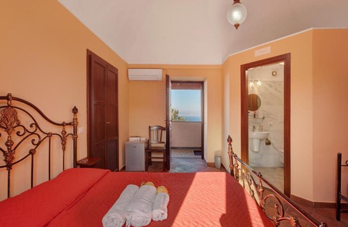 Monte Chiaro House | Casa Vacanze Il Casale Del Sole