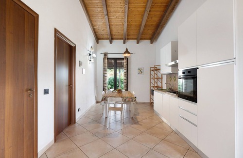 Partinico Villa | Casa Valle Fondi with Garden Just Steps from the Sea