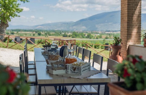 Spoleto Villa | Casale Andrea - 7 bedrooms, pool, airco, wifi, pet friendly, Umbria