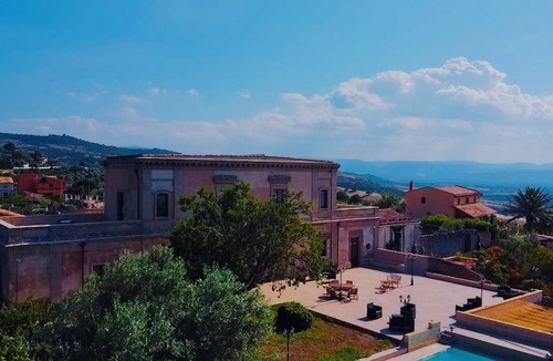 Carlentini House | Casale Ciricò