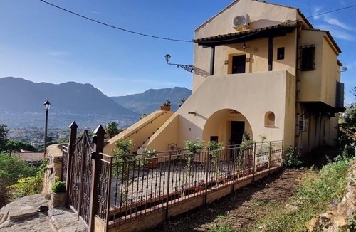 Monreale Apartment | Casale di Sicilia for 4