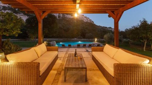 Casa Papa Villa | Casale Palombieri by DomuSicily